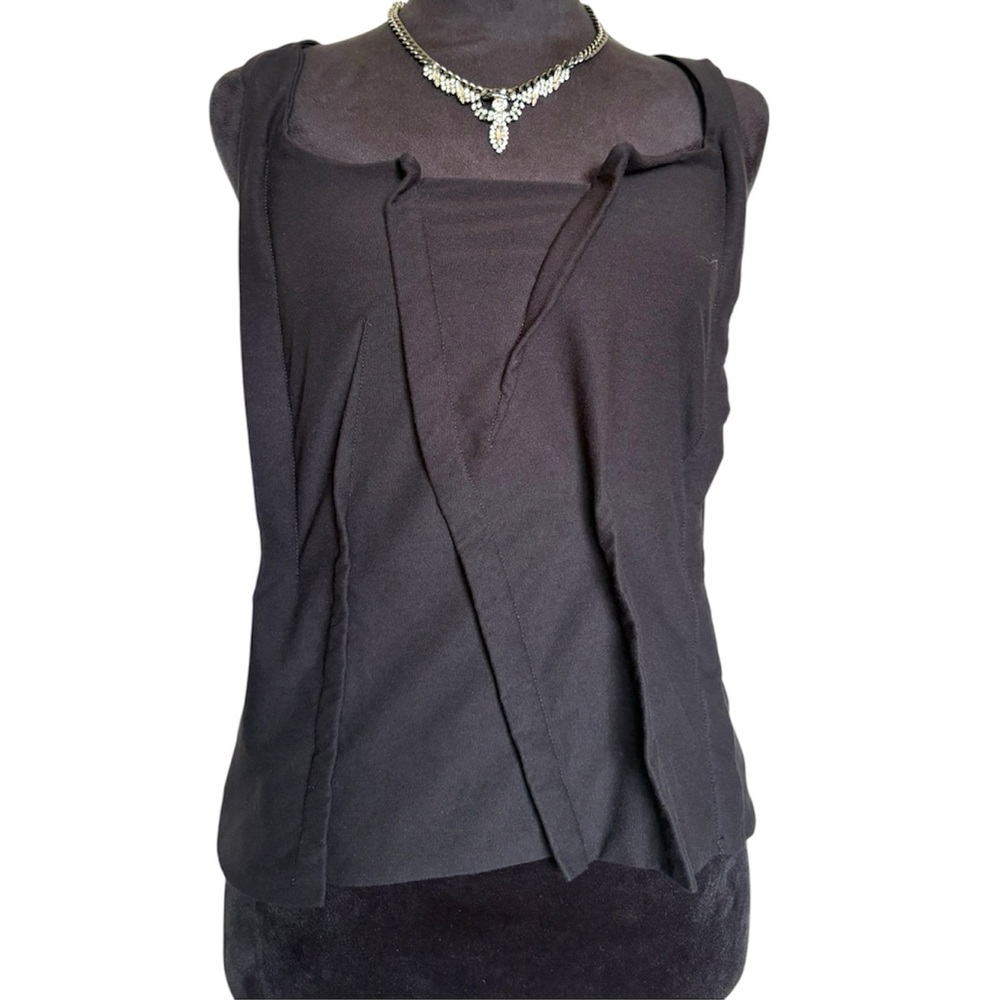 Eileen Fisher Woman’s Small Black Sleeveless Top With Elegant Design